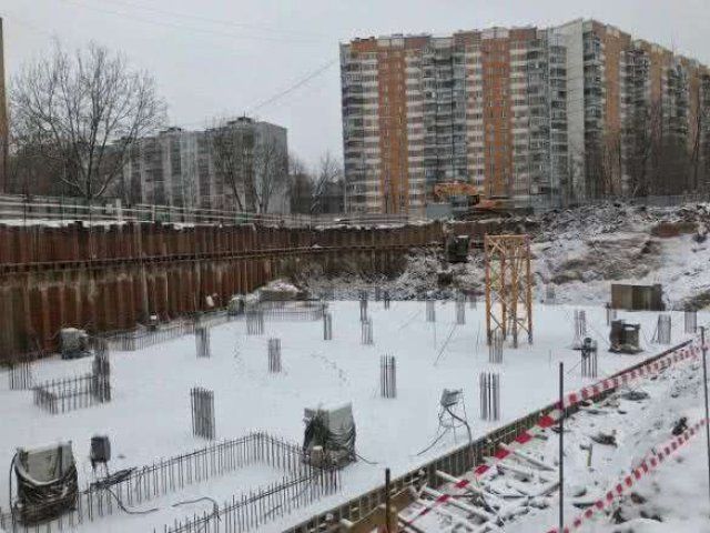 Шпунтовое ограждение котлована под ключ при строительстве торгового комплекса в Королеве