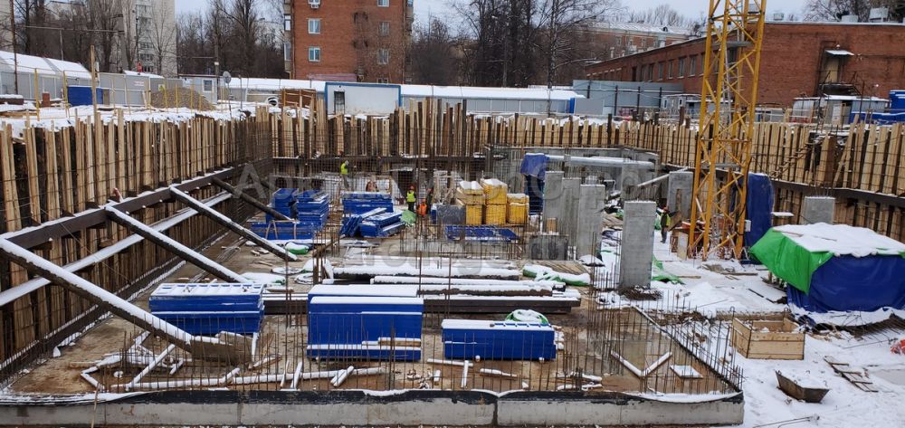 Устройство шпунтового ограждения при строительстве жилого дома на Симферопольском проезде